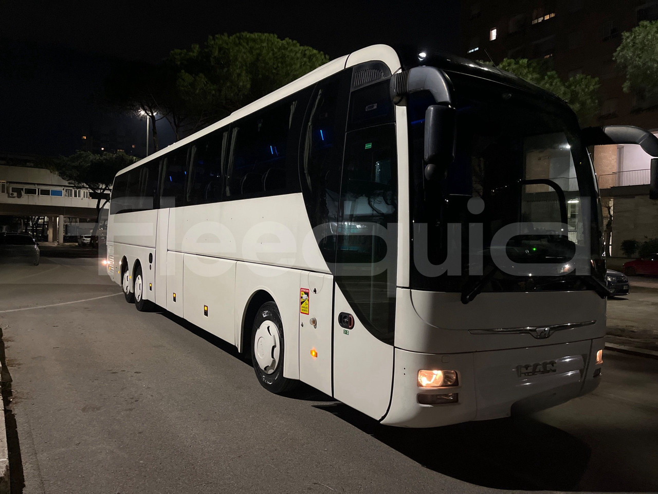 Man Lion's Coach - Távolsági busz: 1 kép. Man Lion's Coach - Távolsági busz: 1 kép.