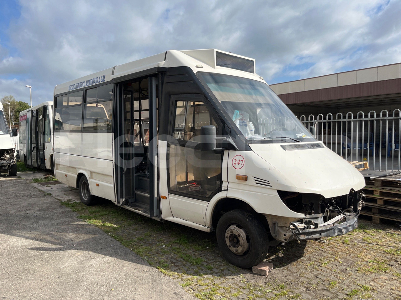 Mercedes-Benz 414T - Minibusz, Kisbusz: 1 kép. Mercedes-Benz 414T - Minibusz, Kisbusz: 1 kép.