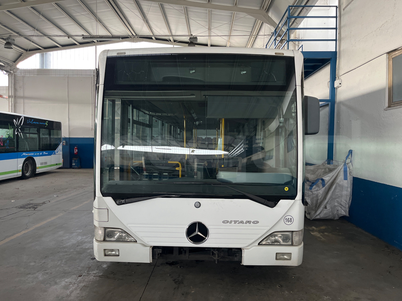 Mercedes-Benz Citaro - Városi busz: 2 kép. Mercedes-Benz Citaro - Városi busz: 2 kép.