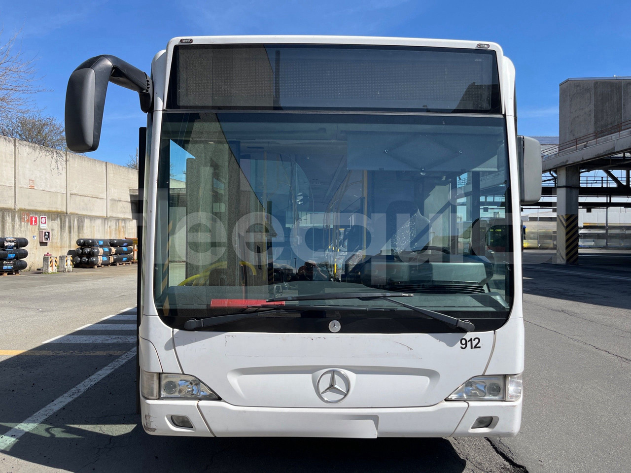 Mercedes-Benz Citaro - Városi busz: 2 kép. Mercedes-Benz Citaro - Városi busz: 2 kép.