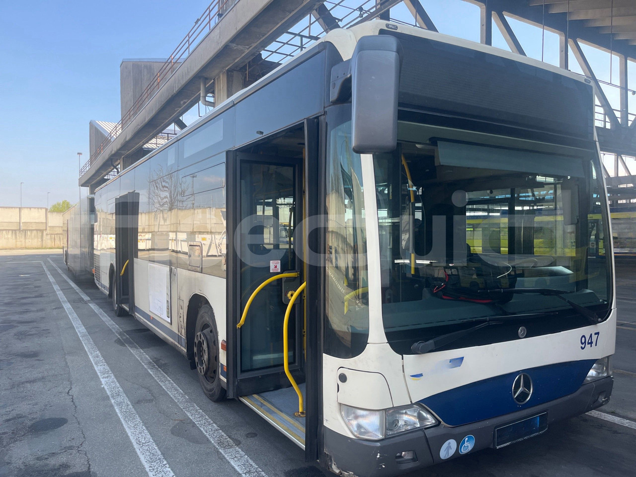 Mercedes-Benz Citaro - Városi busz: 1 kép. Mercedes-Benz Citaro - Városi busz: 1 kép.