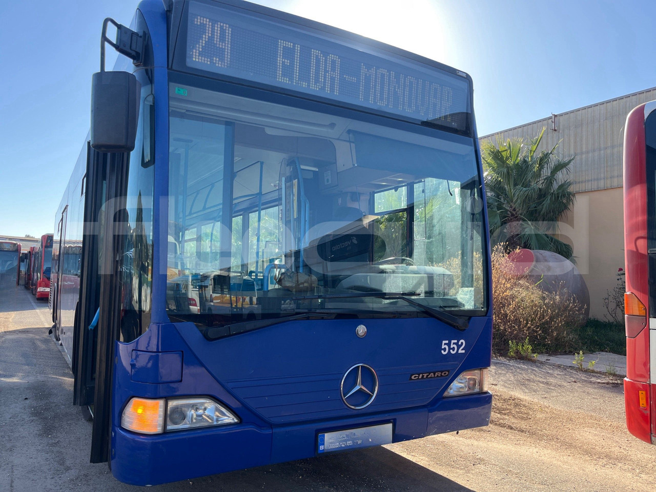 Mercedes-Benz Citaro - Városi busz: 2 kép. Mercedes-Benz Citaro - Városi busz: 2 kép.