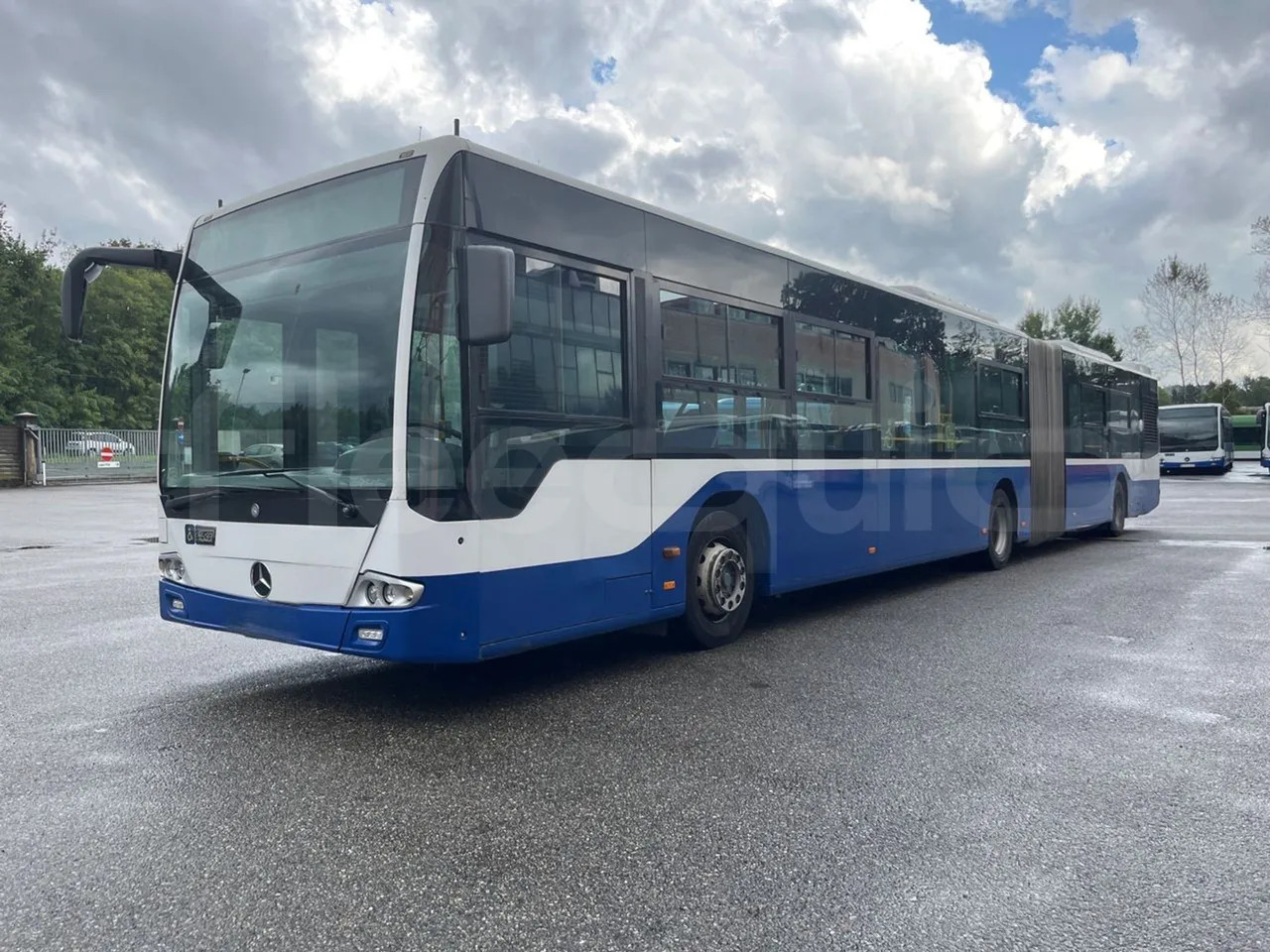 Mercedes-Benz Conecto - Városi busz: 4 kép. Mercedes-Benz Conecto - Városi busz: 4 kép.
