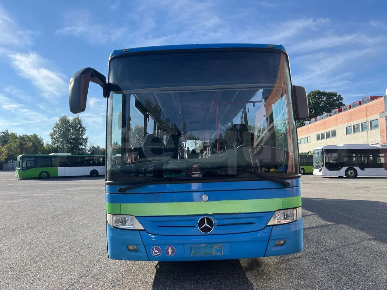 Mercedes-Benz Integro - Helyközi busz: 2 kép. Mercedes-Benz Integro - Helyközi busz: 2 kép.