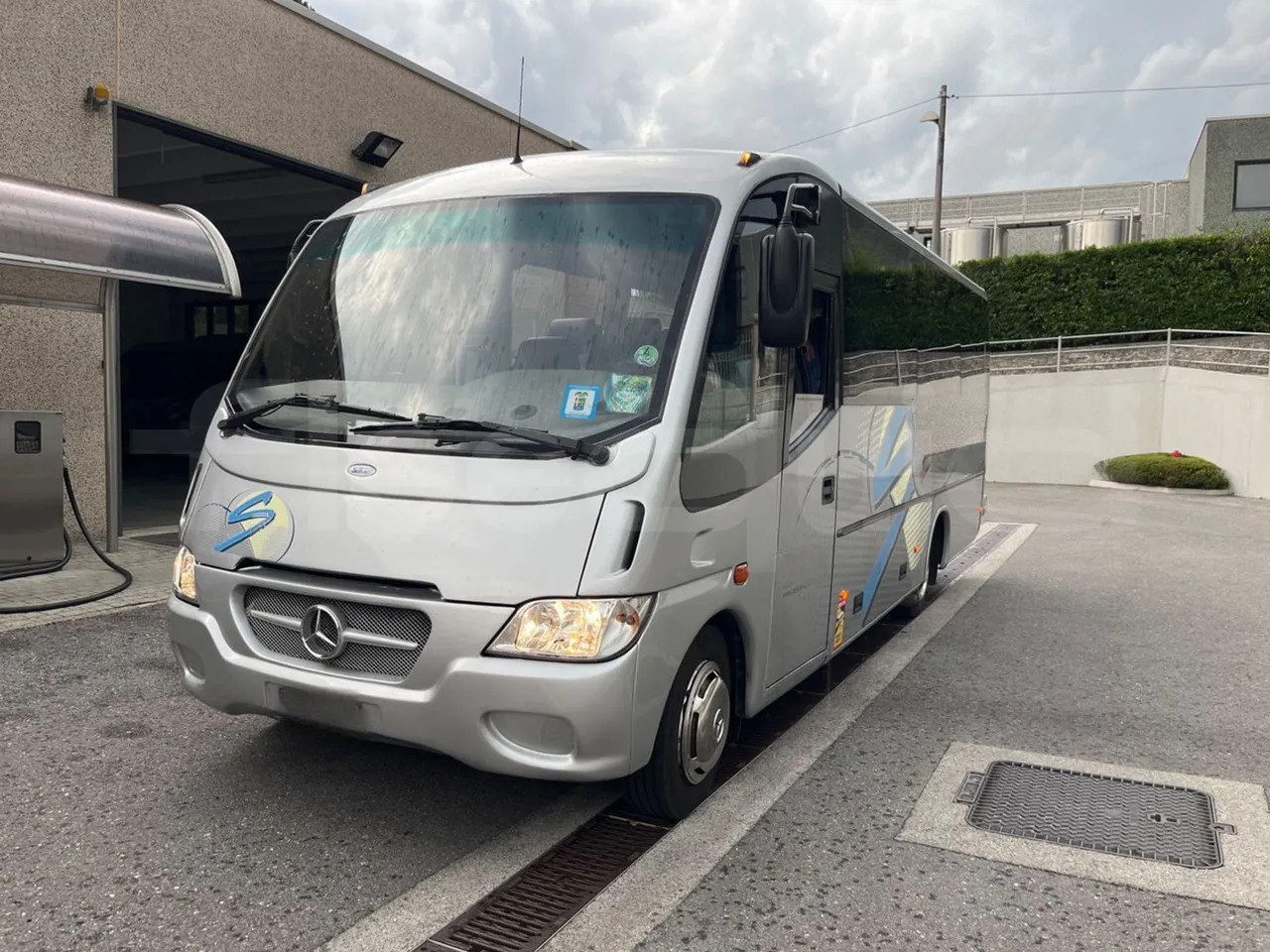 Mercedes-Benz MB 818 S - Távolsági busz: 4 kép. Mercedes-Benz MB 818 S - Távolsági busz: 4 kép.