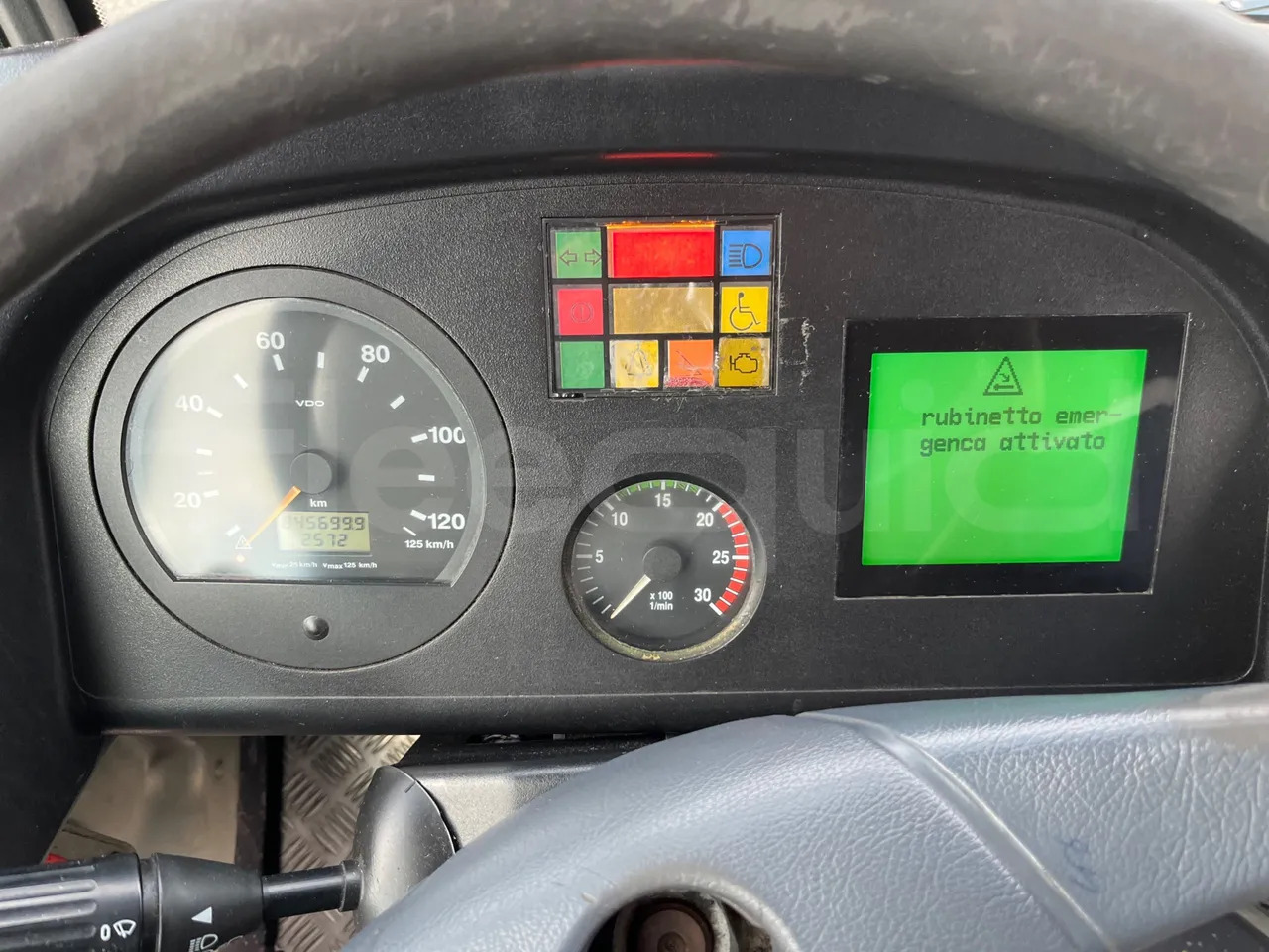 Mercedes-Benz O 530 - Városi busz: 3 kép. Mercedes-Benz O 530 - Városi busz: 3 kép.