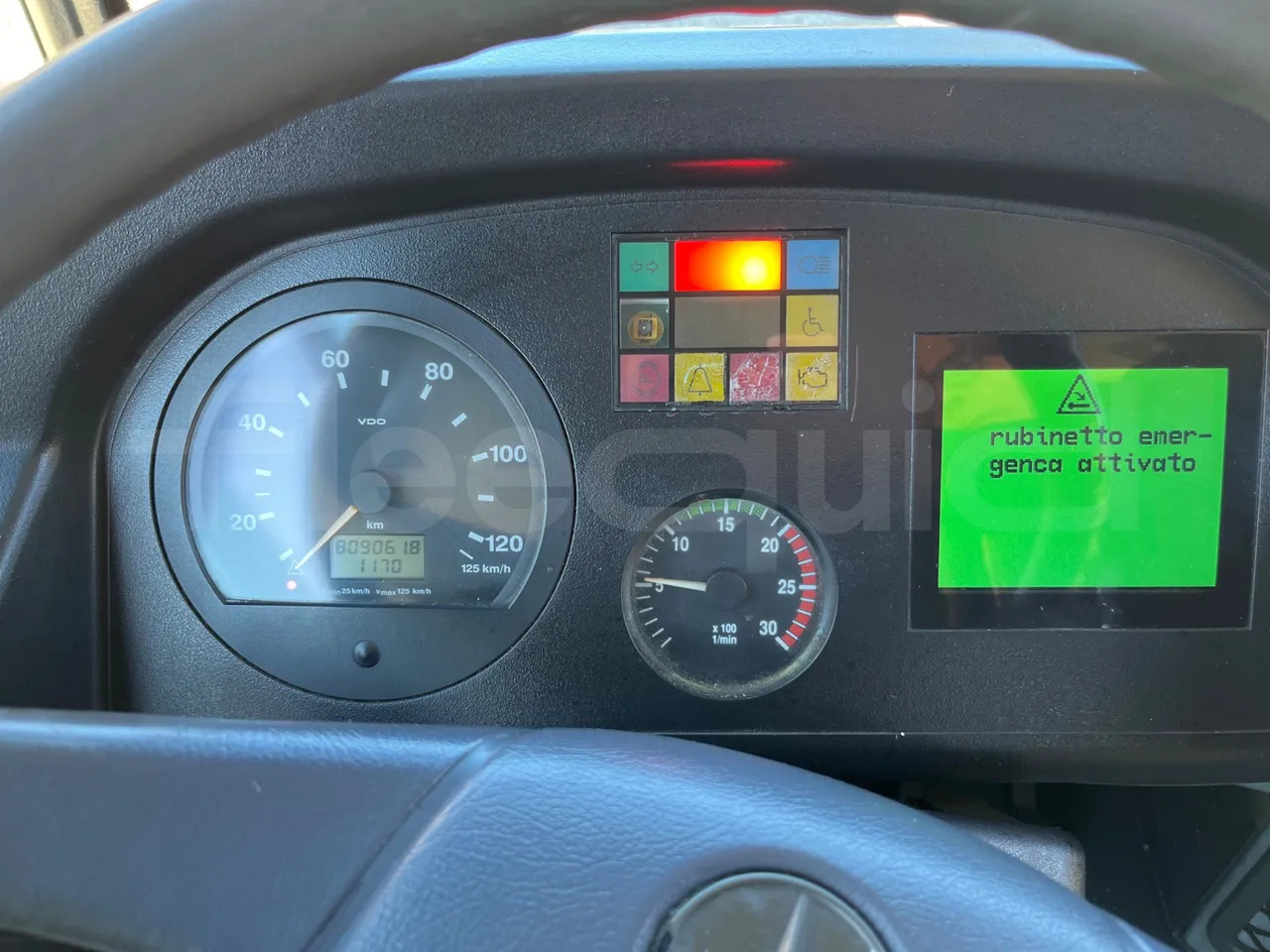 Mercedes-Benz O 530 - Városi busz: 3 kép. Mercedes-Benz O 530 - Városi busz: 3 kép.