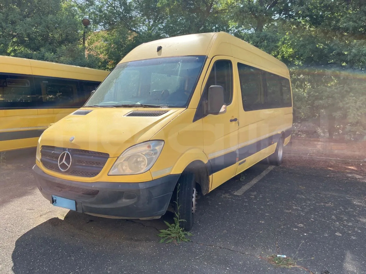 Mercedes-Benz Sprinter - Iskolabusz: 4 kép. Mercedes-Benz Sprinter - Iskolabusz: 4 kép.
