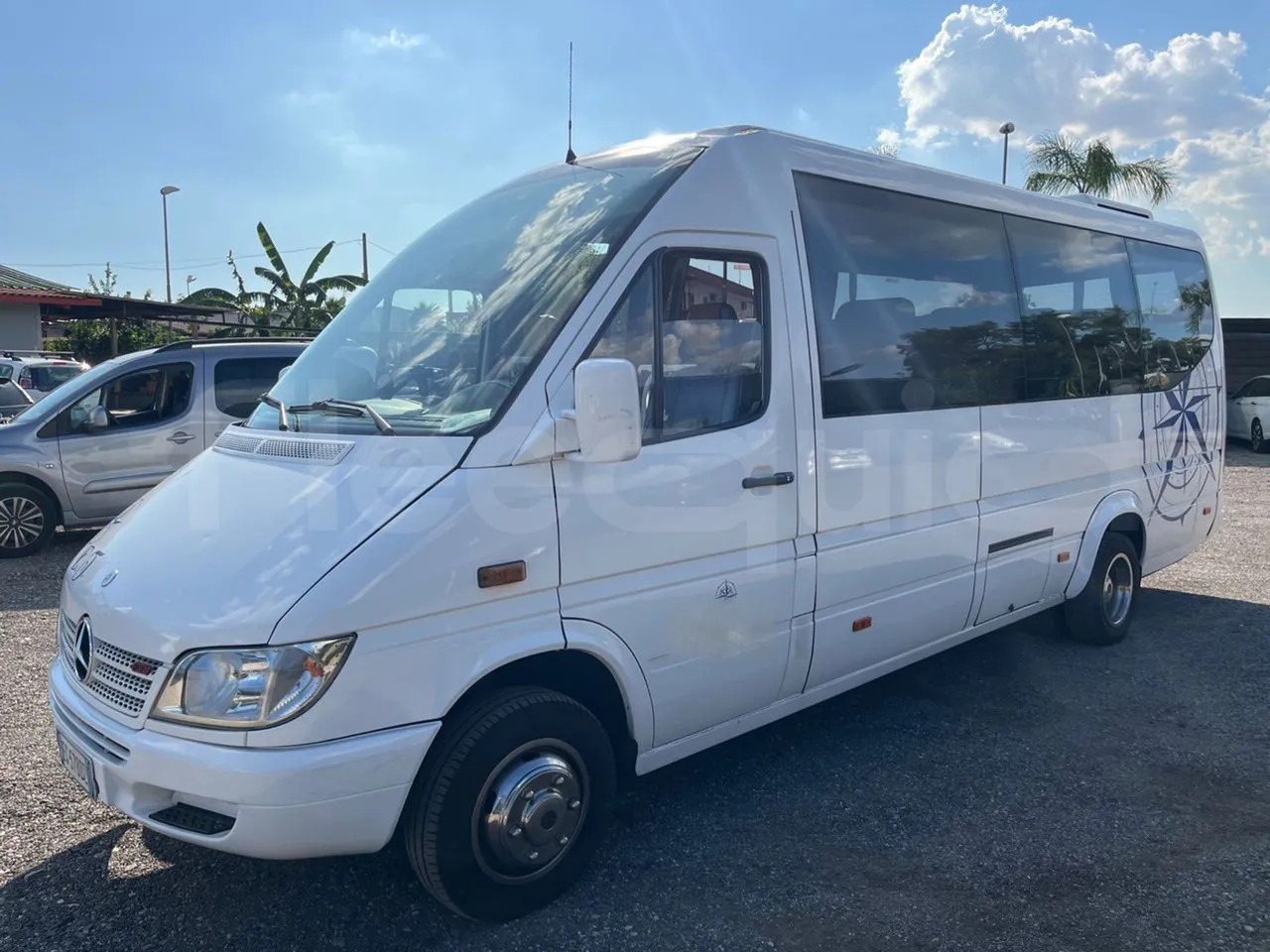 Mercedes-Benz Sprinter - Minibusz, Kisbusz: 4 kép. Mercedes-Benz Sprinter - Minibusz, Kisbusz: 4 kép.