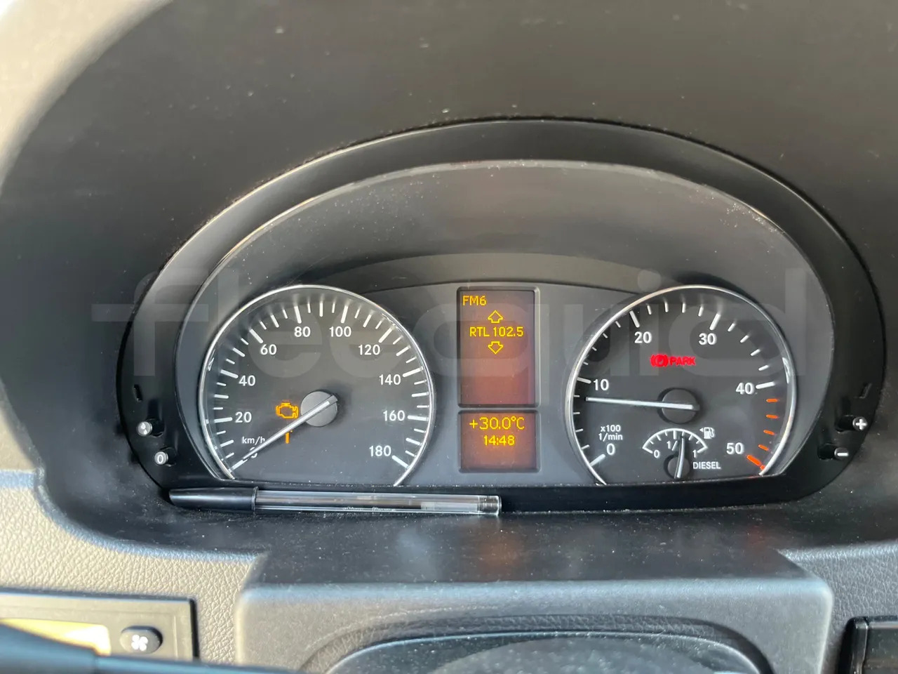 Mercedes-Benz Sprinter - Minibusz, Kisbusz: 3 kép. Mercedes-Benz Sprinter - Minibusz, Kisbusz: 3 kép.