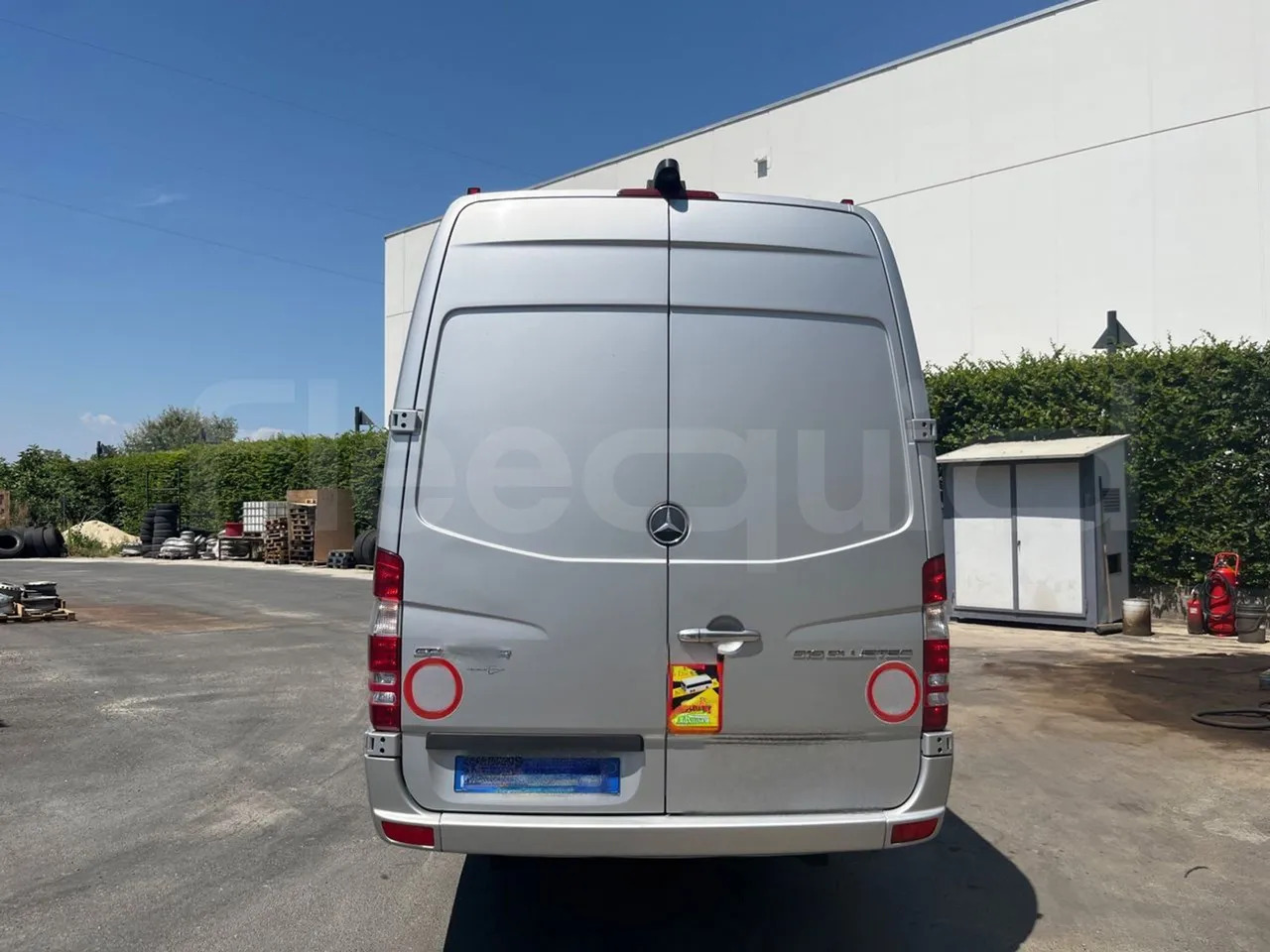 Mercedes-Benz Sprinter - Minibusz, Kisbusz: 5 kép. Mercedes-Benz Sprinter - Minibusz, Kisbusz: 5 kép.