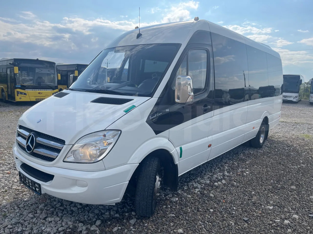 Mercedes-Benz Sprinter - Minibusz, Kisbusz: 4 kép. Mercedes-Benz Sprinter - Minibusz, Kisbusz: 4 kép.