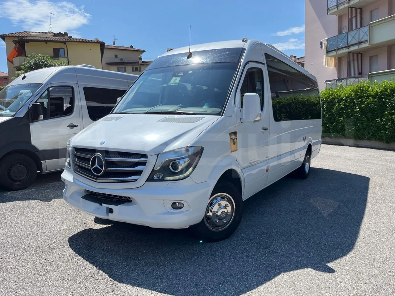 Mercedes-Benz Sprinter - Helyközi busz: 4 kép. Mercedes-Benz Sprinter - Helyközi busz: 4 kép.