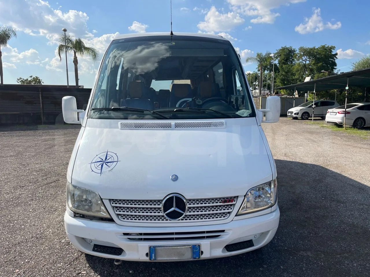 Mercedes-Benz Sprinter - Minibusz, Kisbusz: 2 kép. Mercedes-Benz Sprinter - Minibusz, Kisbusz: 2 kép.