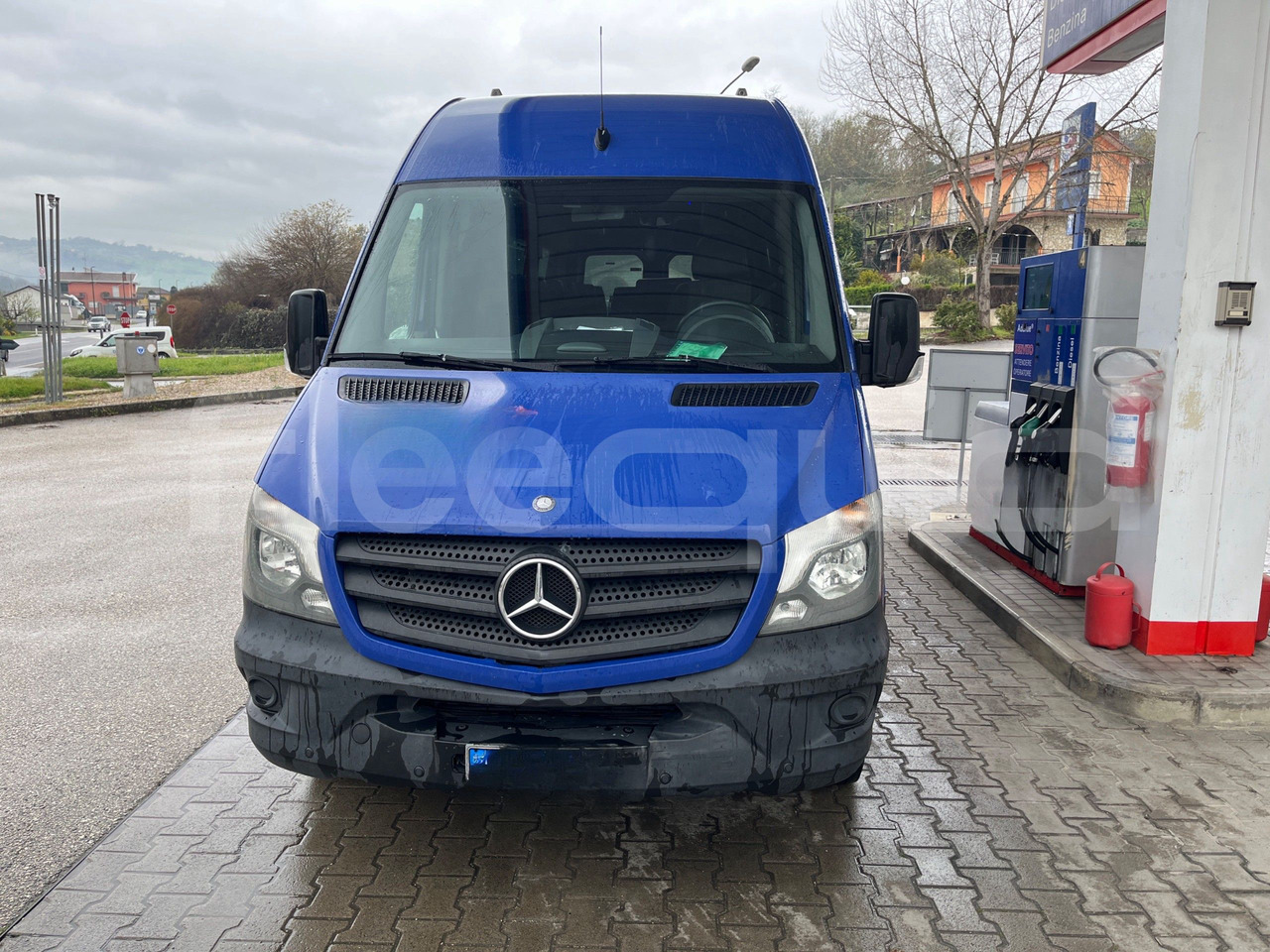 Mercedes-Benz Sprinter - Minibusz, Kisbusz: 2 kép. Mercedes-Benz Sprinter - Minibusz, Kisbusz: 2 kép.