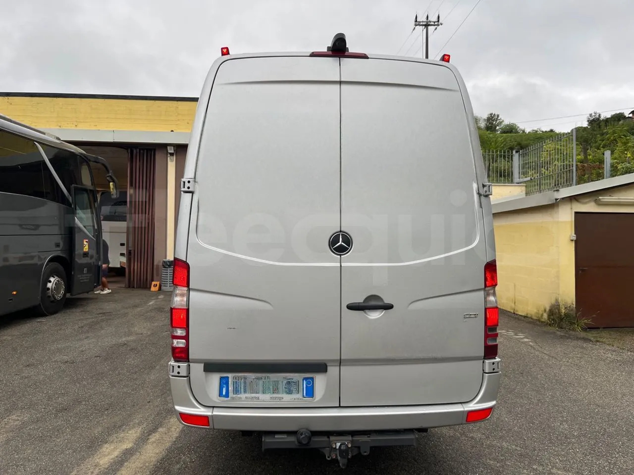 Mercedes-Benz Sprinter - Minibusz, Kisbusz: 5 kép. Mercedes-Benz Sprinter - Minibusz, Kisbusz: 5 kép.