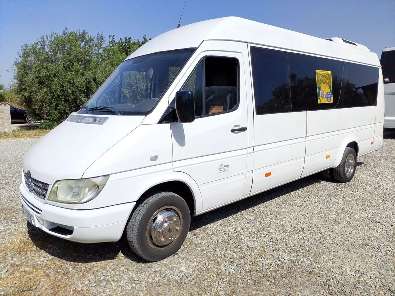 Mercedes-Benz Sprinter - Minibusz, Kisbusz: 4 kép. Mercedes-Benz Sprinter - Minibusz, Kisbusz: 4 kép.
