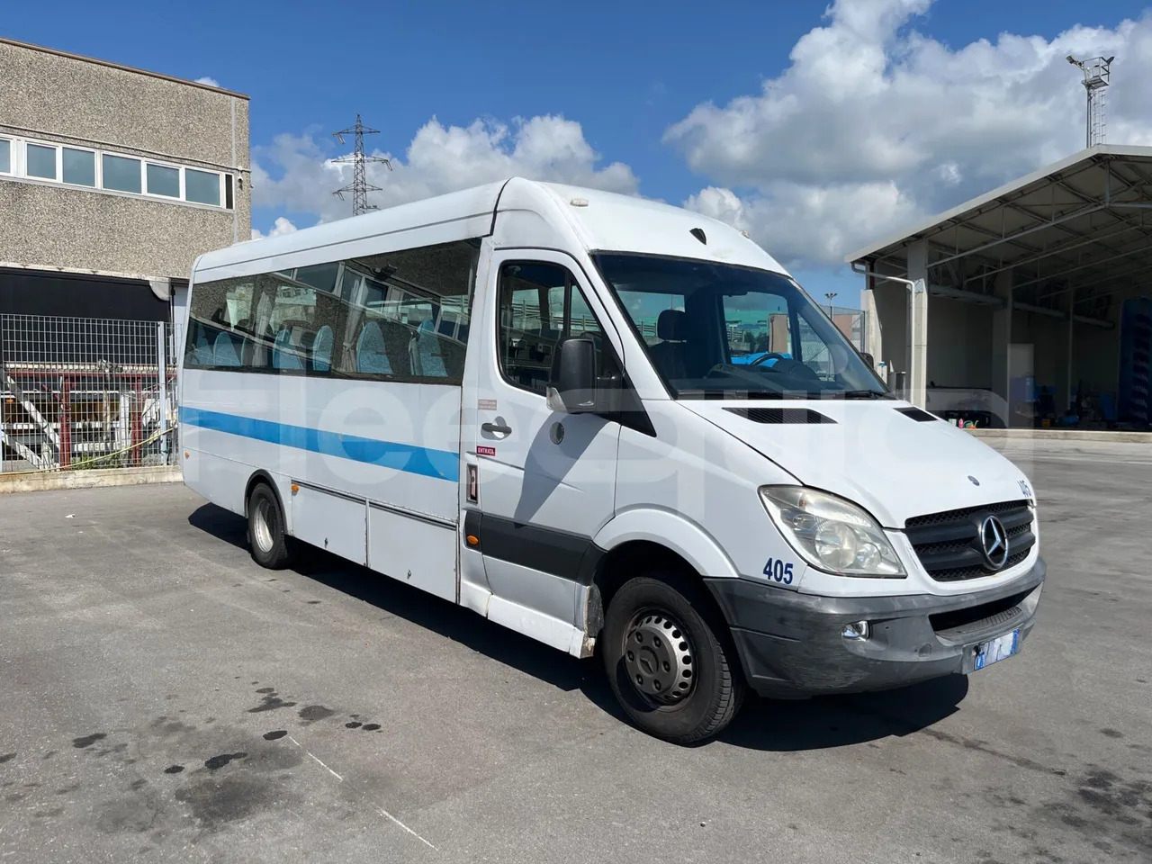 Mercedes-Benz Sprinter - Minibusz, Kisbusz: 1 kép. Mercedes-Benz Sprinter - Minibusz, Kisbusz: 1 kép.