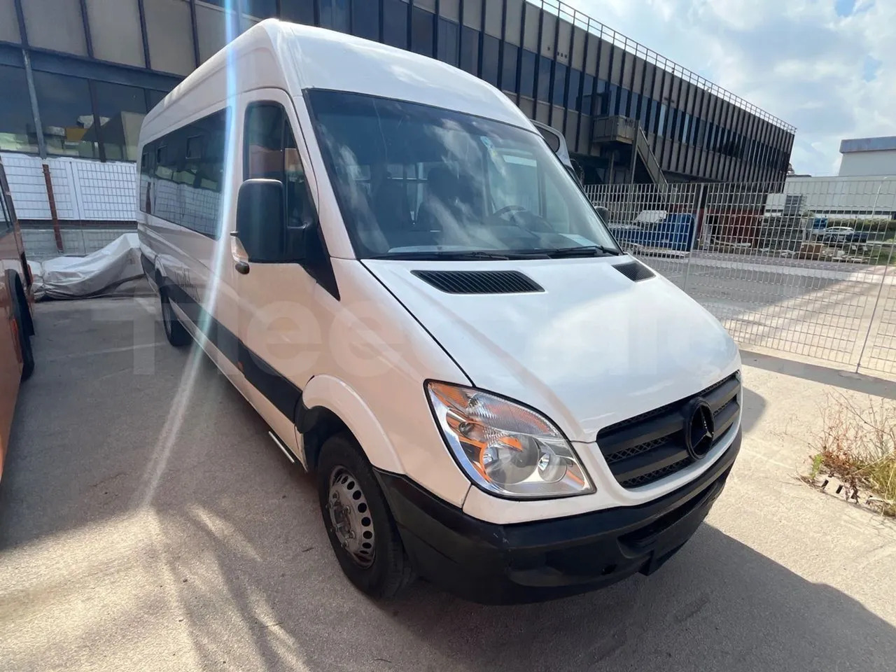 Mercedes-Benz Sprinter - Minibusz, Kisbusz: 1 kép. Mercedes-Benz Sprinter - Minibusz, Kisbusz: 1 kép.
