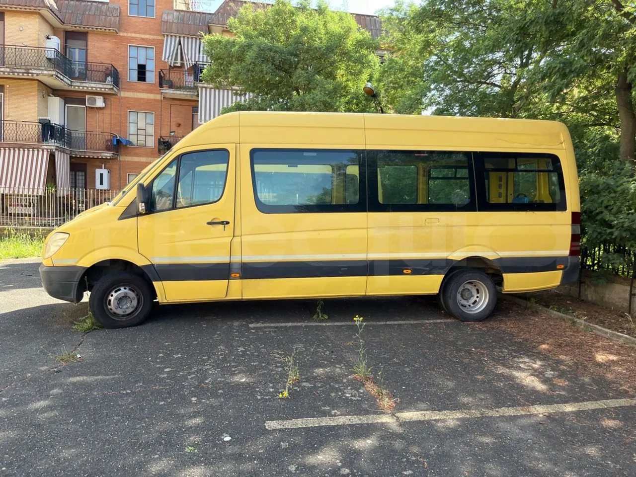 Mercedes-Benz Sprinter - Iskolabusz: 5 kép. Mercedes-Benz Sprinter - Iskolabusz: 5 kép.