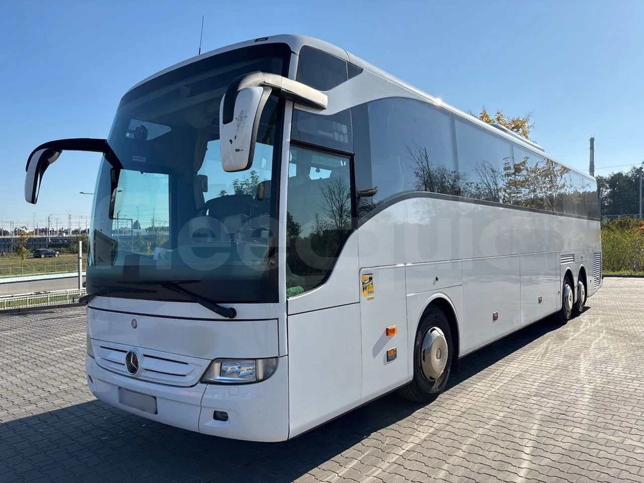 Mercedes-Benz Tourismo - Távolsági busz: 4 kép. Mercedes-Benz Tourismo - Távolsági busz: 4 kép.