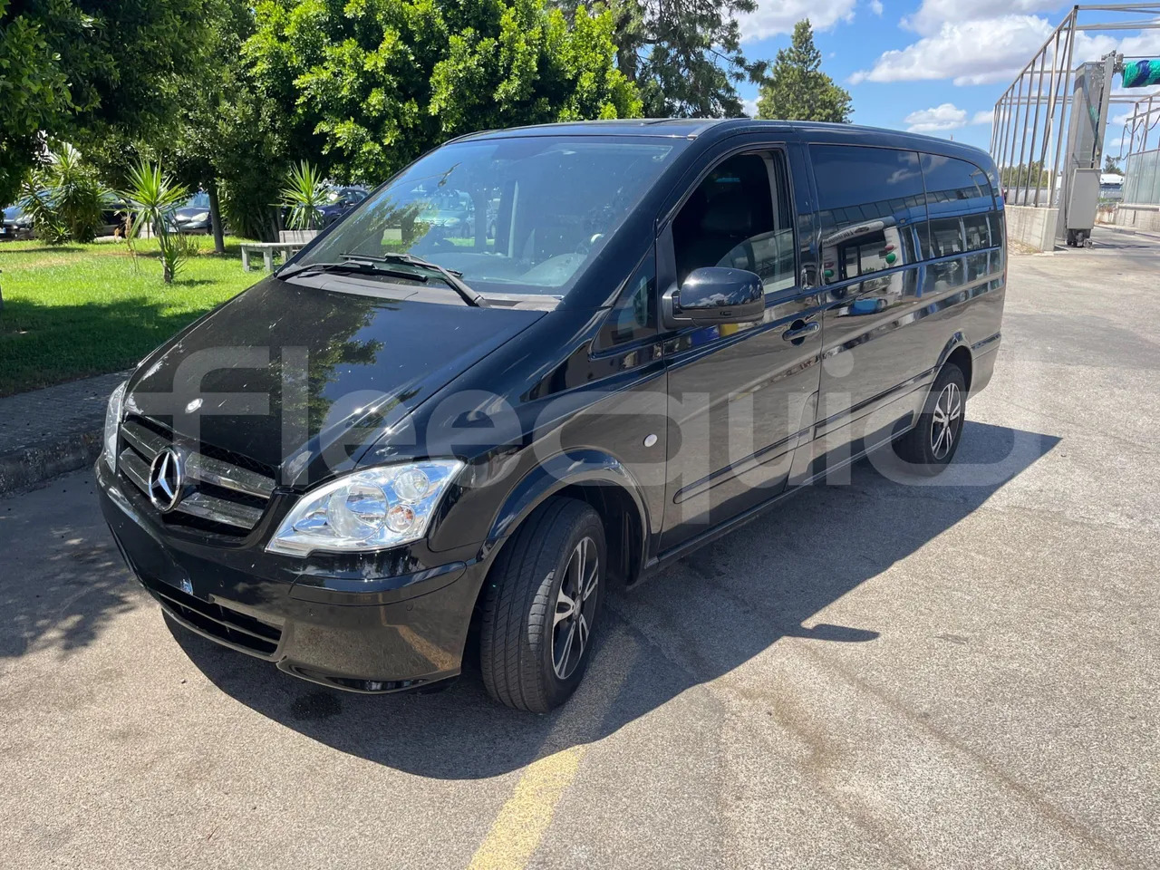 Mercedes-Benz Vito - Minibusz, Kisbusz: 4 kép. Mercedes-Benz Vito - Minibusz, Kisbusz: 4 kép.