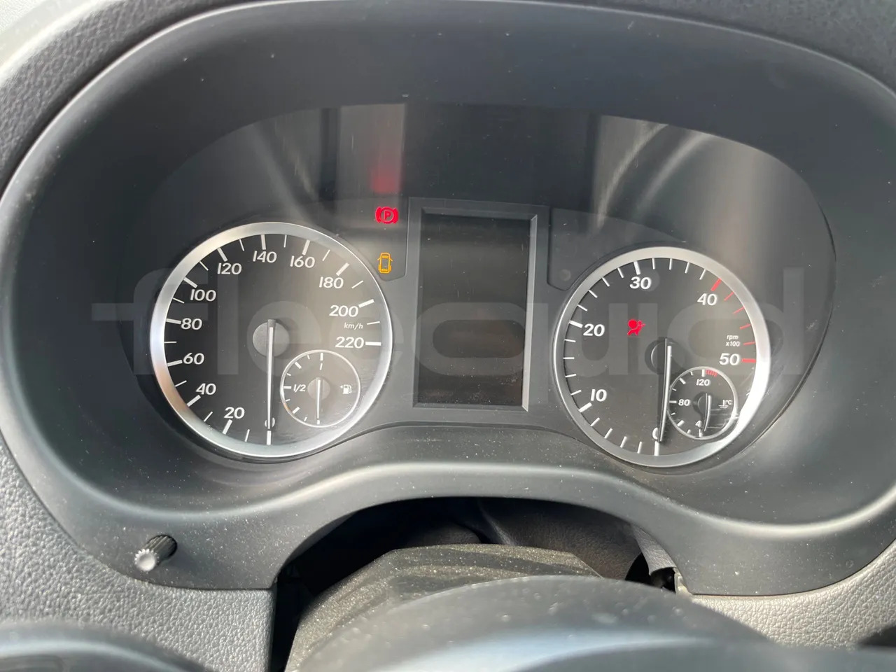 Mercedes-Benz Vito Tourer - Helyközi busz: 3 kép. Mercedes-Benz Vito Tourer - Helyközi busz: 3 kép.