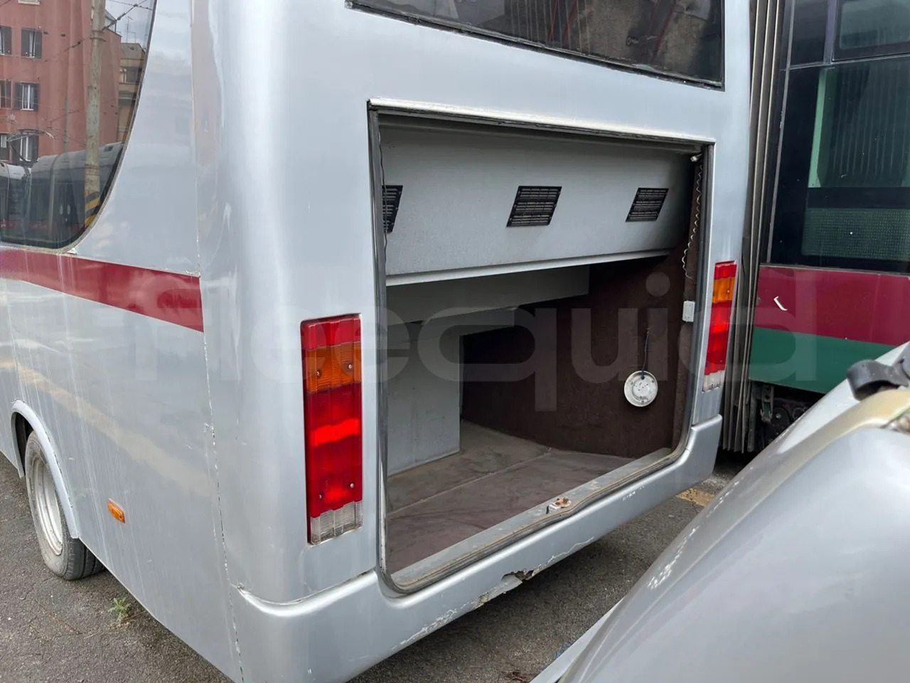 N. 2 Mercedes-Benz 414T - Minibusz, Kisbusz: 4 kép. N. 2 Mercedes-Benz 414T - Minibusz, Kisbusz: 4 kép.