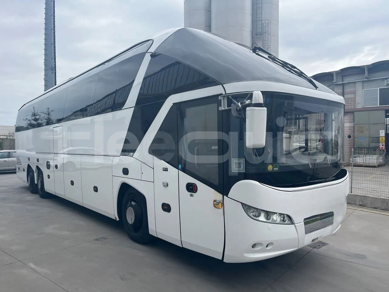 Neoplan Starliner - Távolsági busz: 1 kép. Neoplan Starliner - Távolsági busz: 1 kép.