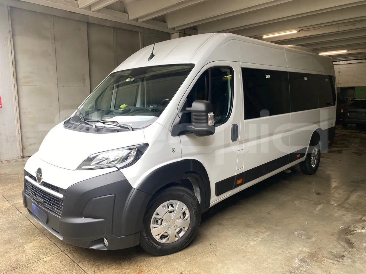 Opel Movano - Minibusz, Kisbusz: 3 kép. Opel Movano - Minibusz, Kisbusz: 3 kép.