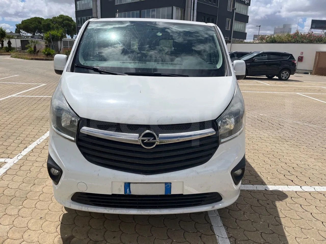 Opel Vivaro - B - Minibusz, Kisbusz: 2 kép. Opel Vivaro - B - Minibusz, Kisbusz: 2 kép.
