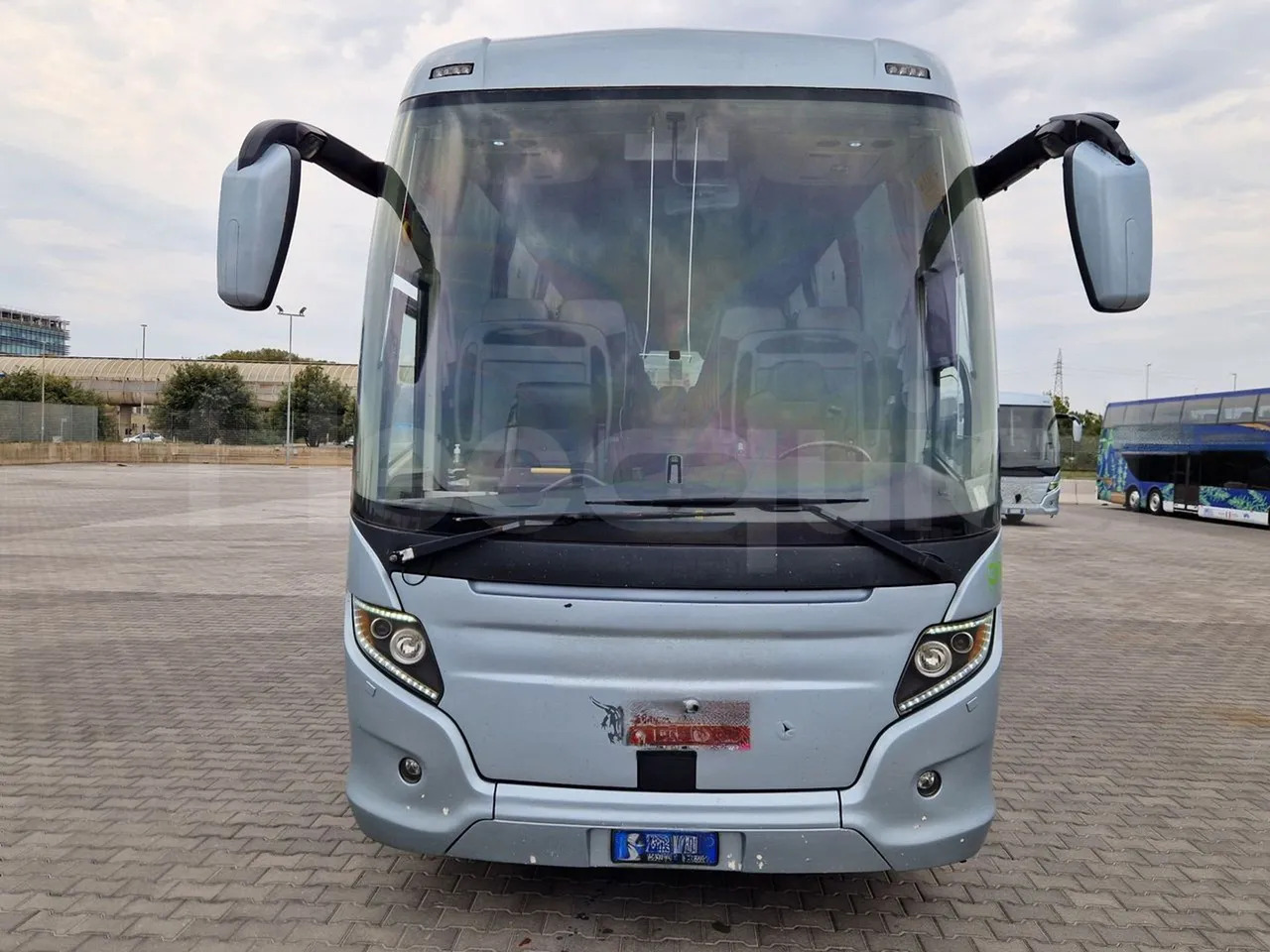 Scania Touring HD - Távolsági busz: 2 kép. Scania Touring HD - Távolsági busz: 2 kép.