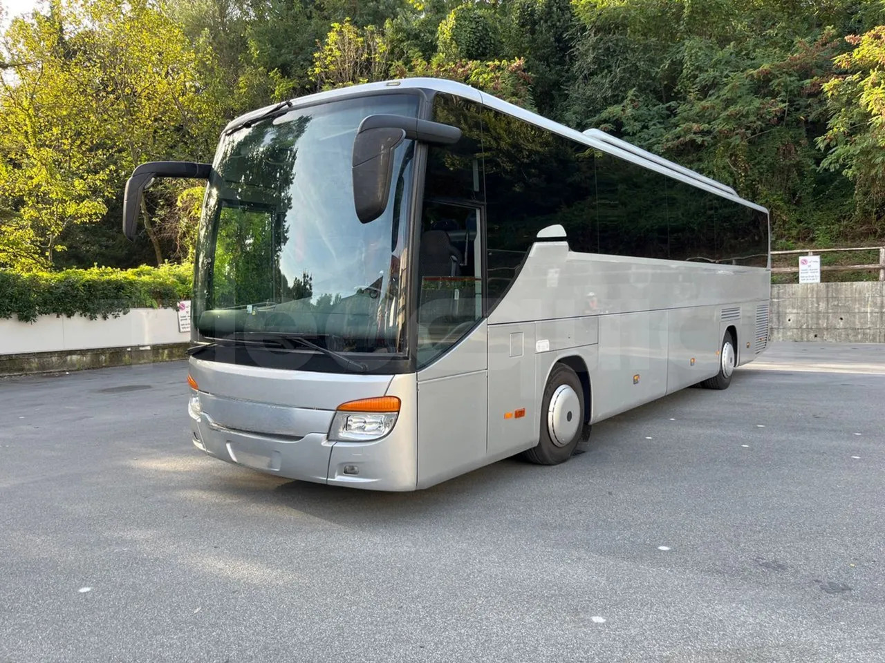 Setra S415 - Távolsági busz: 4 kép. Setra S415 - Távolsági busz: 4 kép.