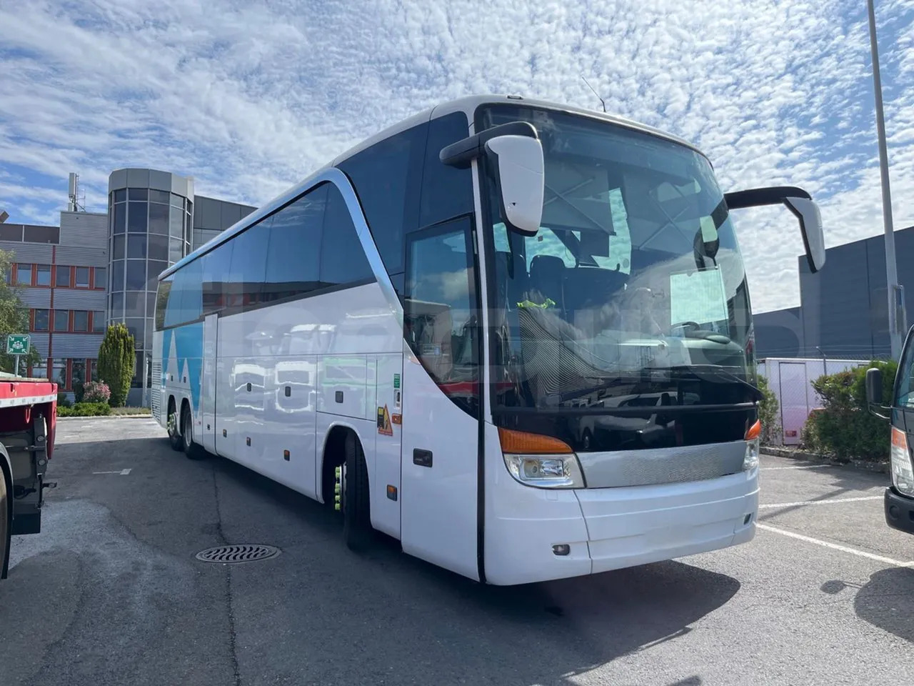 Setra S417 - Távolsági busz: 1 kép. Setra S417 - Távolsági busz: 1 kép.