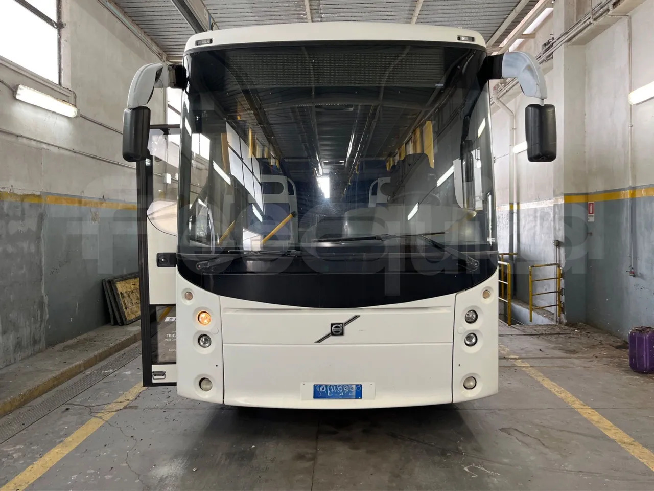 Volvo B12 - Távolsági busz: 2 kép. Volvo B12 - Távolsági busz: 2 kép.