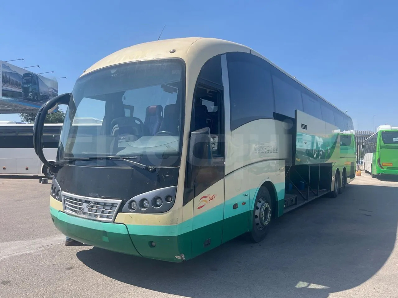 Volvo B12B - Távolsági busz: 4 kép. Volvo B12B - Távolsági busz: 4 kép.