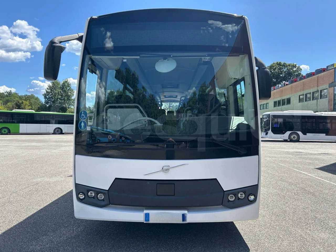 Volvo B8R - Városi busz: 2 kép. Volvo B8R - Városi busz: 2 kép.