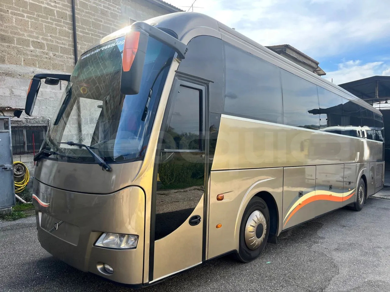 Volvo Barbi Genesis - Távolsági busz: 4 kép. Volvo Barbi Genesis - Távolsági busz: 4 kép.