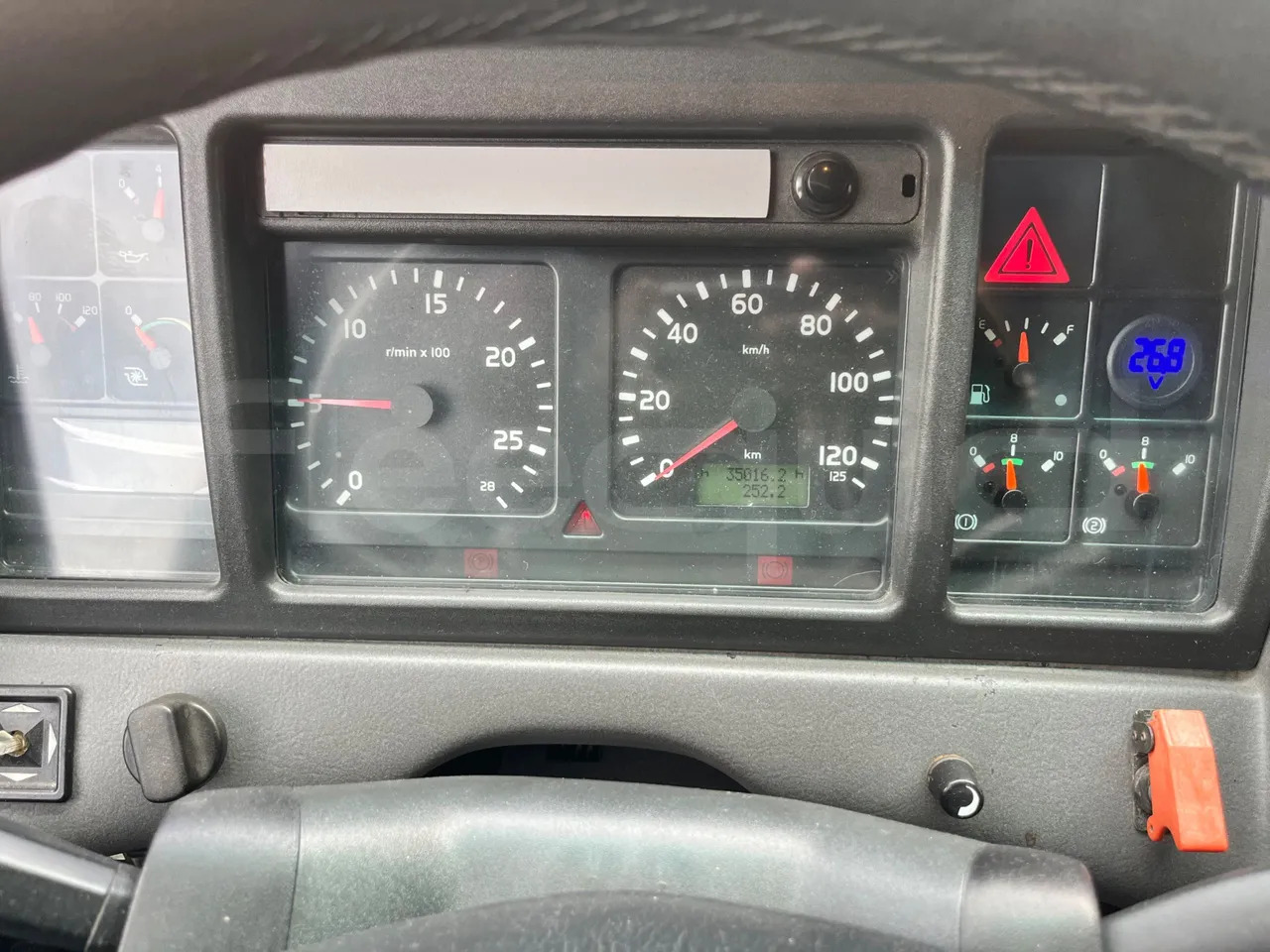 Volvo Barbi Genesis - Távolsági busz: 3 kép. Volvo Barbi Genesis - Távolsági busz: 3 kép.