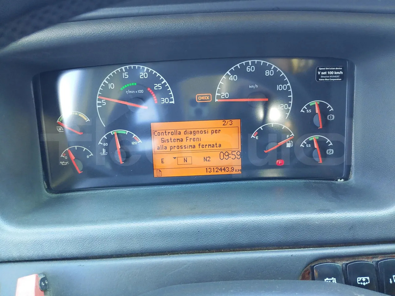 Volvo Barbi Genesis - Távolsági busz: 3 kép. Volvo Barbi Genesis - Távolsági busz: 3 kép.