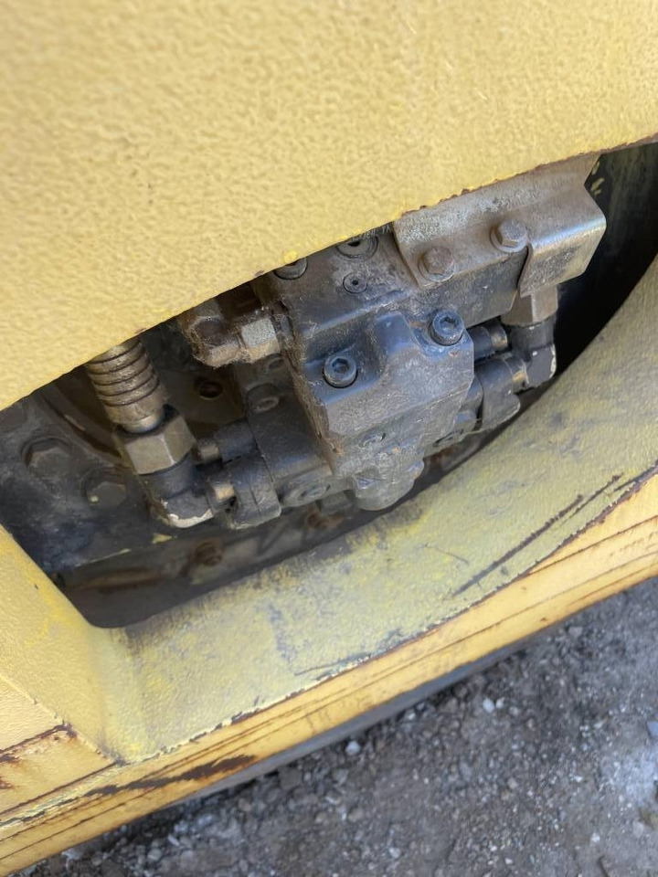 Bomag 226-4 - Talajtömörítő: 4 kép. Bomag 226-4 - Talajtömörítő: 4 kép.