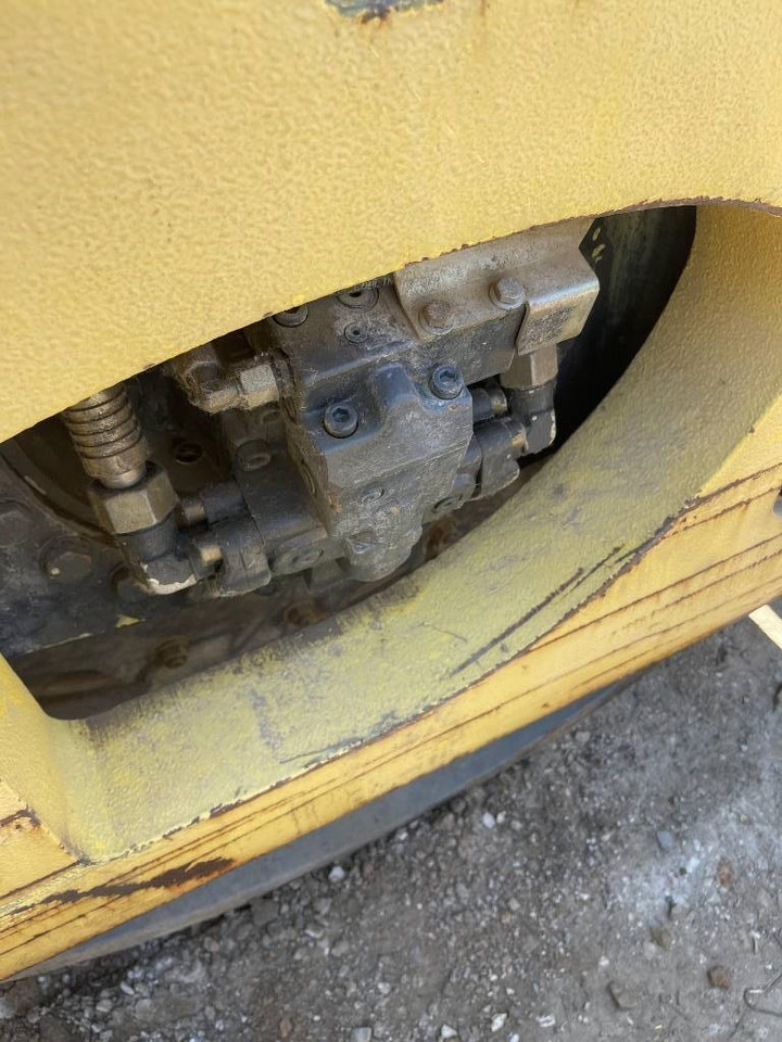 Bomag 226-4 - Talajtömörítő: 5 kép. Bomag 226-4 - Talajtömörítő: 5 kép.