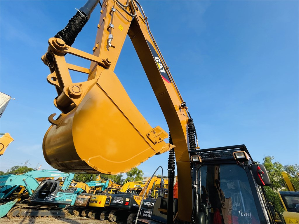 CAT 320D2 L lízing CAT 320D2 L: 15 kép.
