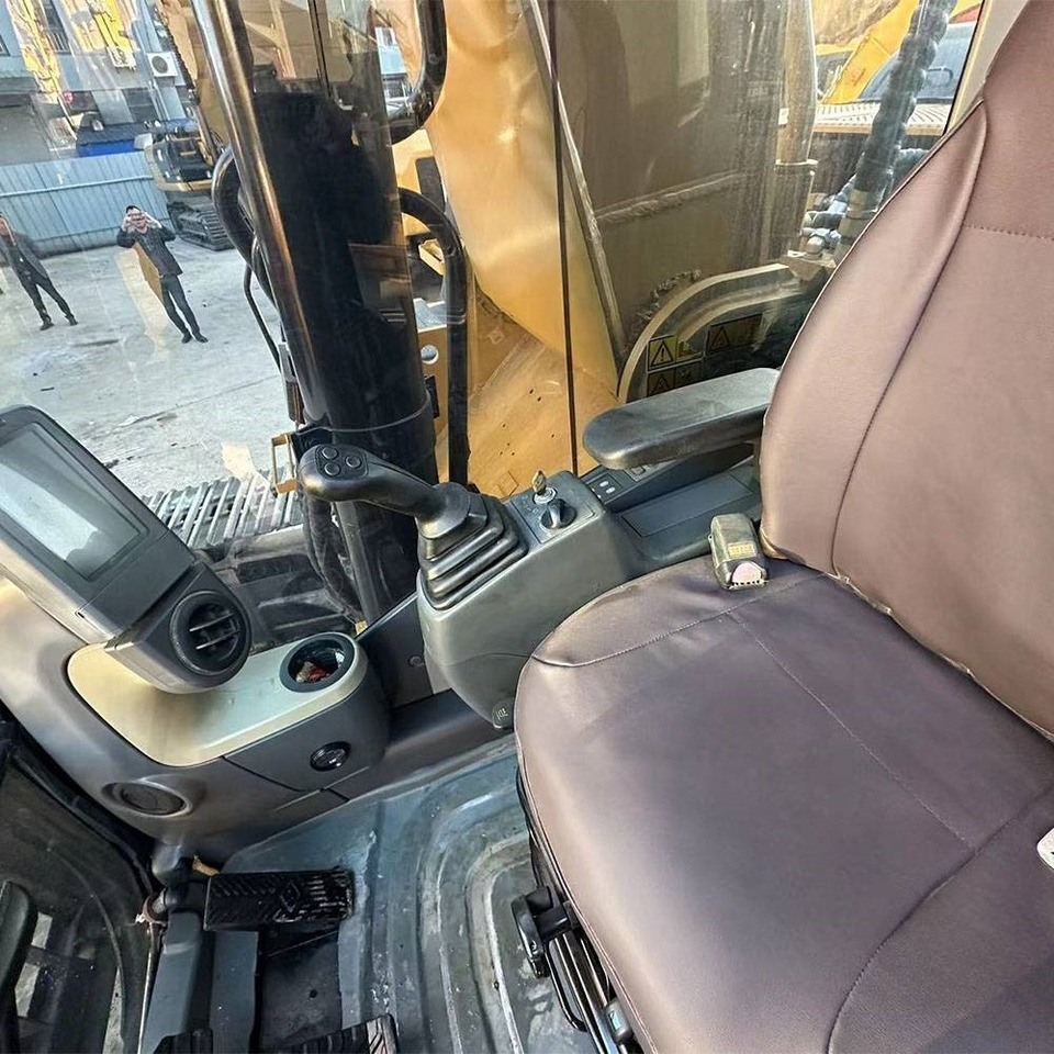 Lánctalpas kotró CAT 329 D: 19 kép.