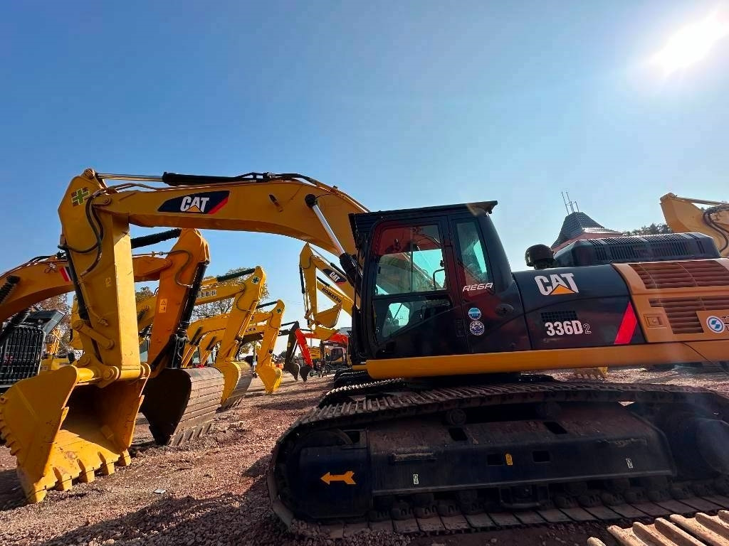 Lánctalpas kotró CAT 329 D: 37 kép.