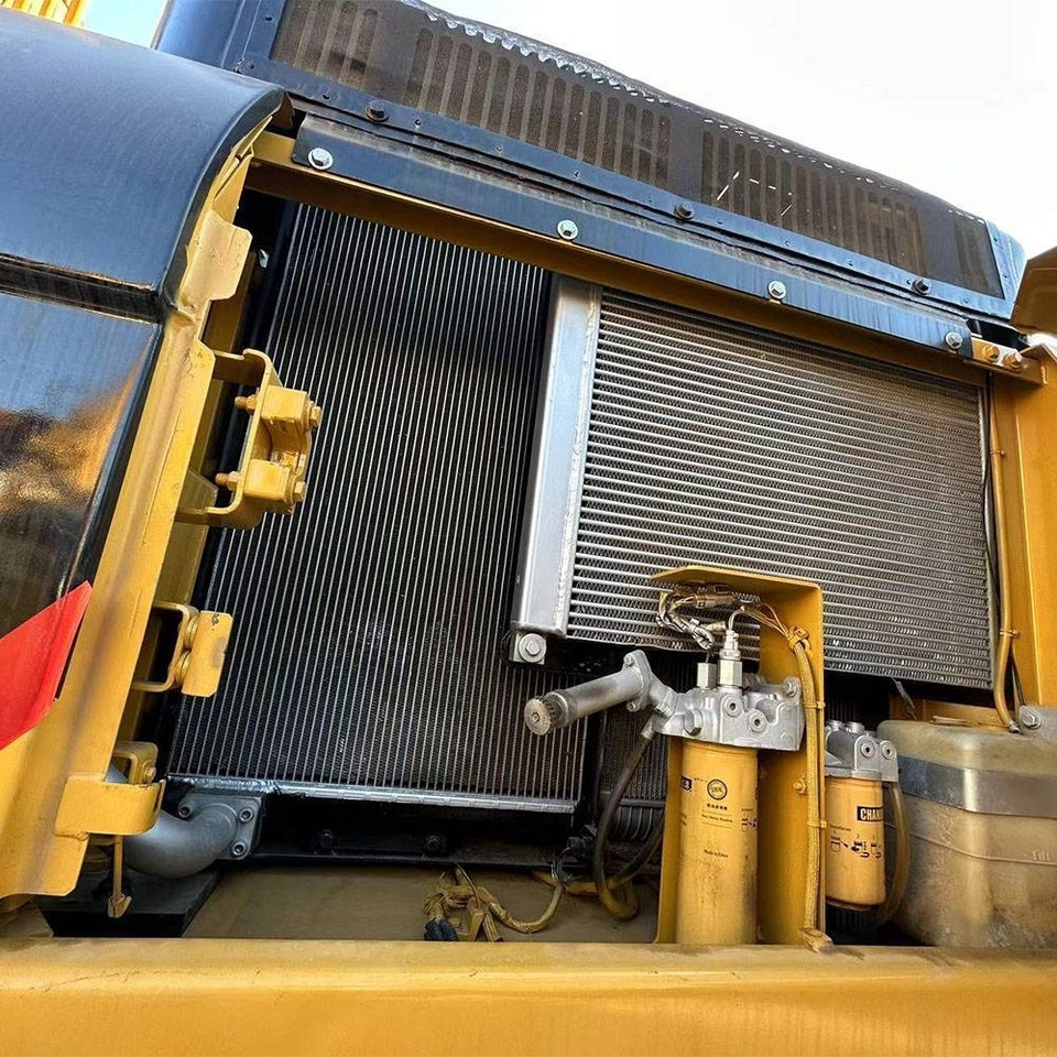 Lánctalpas kotró CAT 329 D: 35 kép.