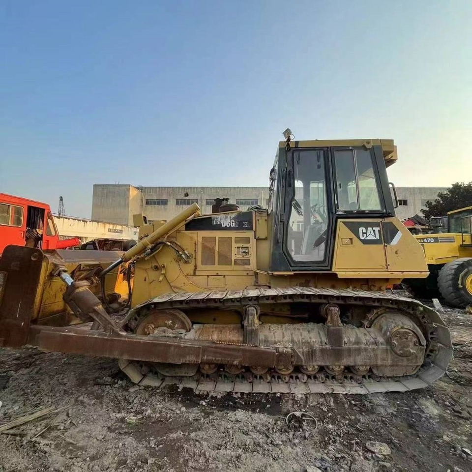 CAT D 6 G - Buldózer: 1 kép. CAT D 6 G - Buldózer: 1 kép.