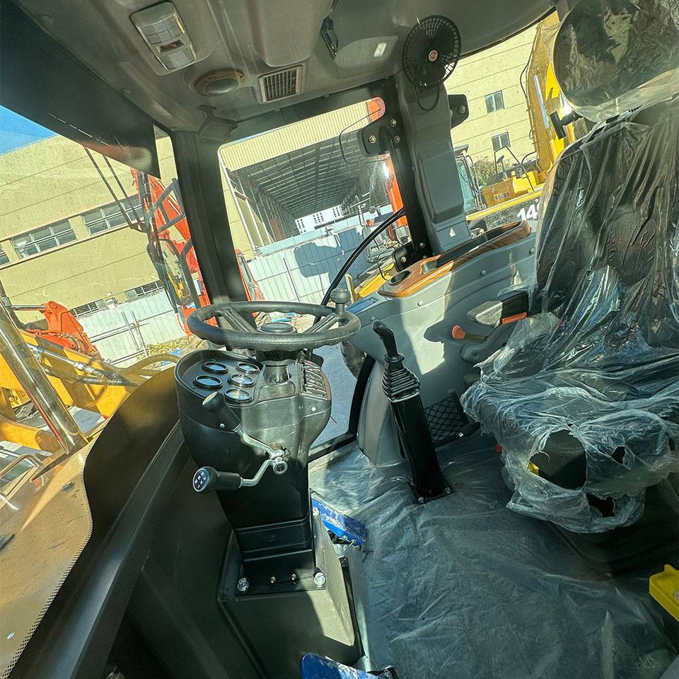 CATERPILLAR 420F - Kotrórakodó: 4 kép. CATERPILLAR 420F - Kotrórakodó: 4 kép.