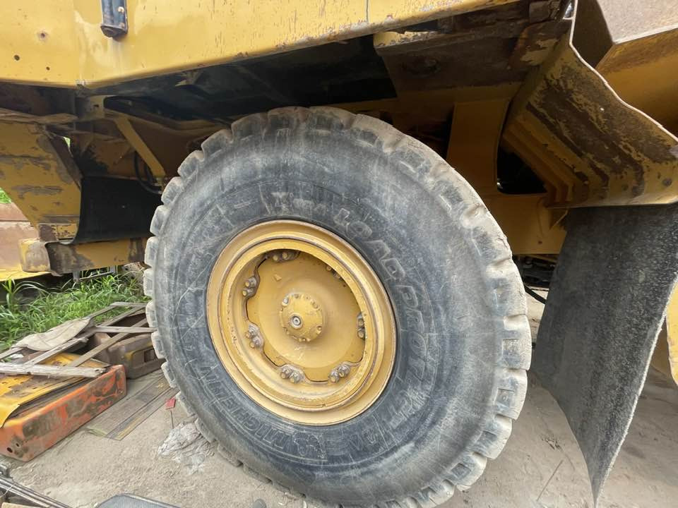 Caterpillar Cat 773f - Bánya teherautó: 4 kép. Caterpillar Cat 773f - Bánya teherautó: 4 kép.