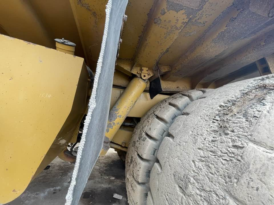 Caterpillar Cat 773f - Bánya teherautó: 2 kép. Caterpillar Cat 773f - Bánya teherautó: 2 kép.